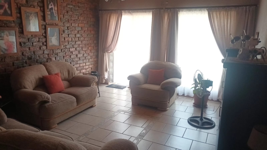 2 Bedroom Property for Sale in Hennenman Free State